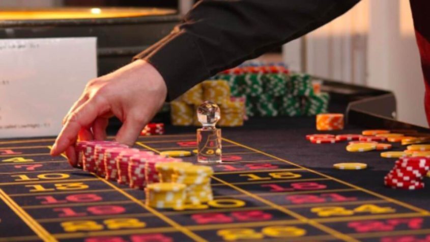 Placing Bets on a Roulette Table